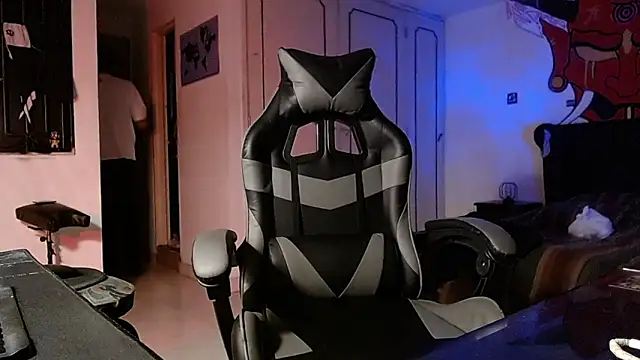 Snapshot of malek_xarx_ chatting on 03-12-26, 03:12 malek xarx online show from 03-12-26, 03:12