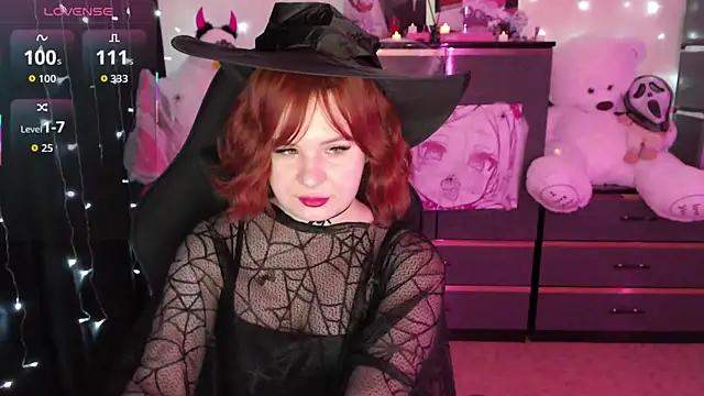 AmyVibess online show from 10-31-25, 08:10