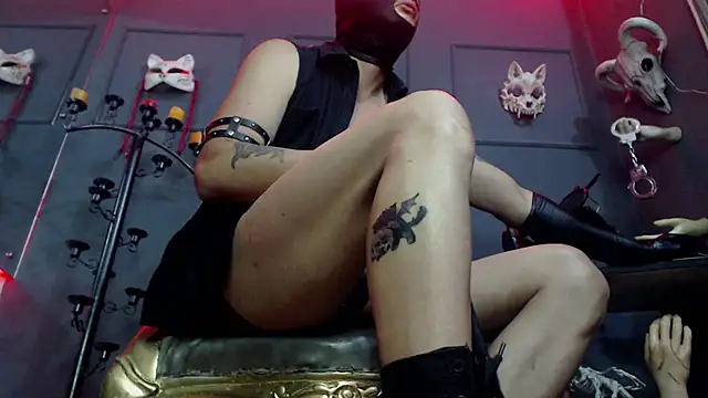 Snapshot of zain_kreigger chatting on 11-20-25, 12:55 zain kreigger online show from 11-20-25, 12:55