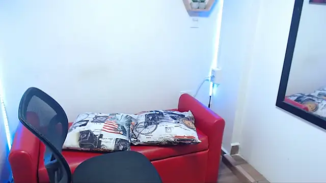 Snapshot of DIVAX_MONSERRAT chatting on 09-23-25, 08:34 DIVAX MONSERRAT online show from 09-23-25, 08:34