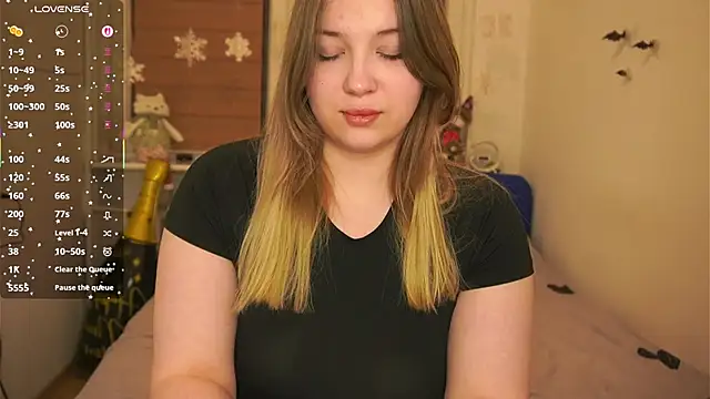 Snapshot of CuteSharloti chatting on 02-12-26, 07:20 CuteSharloti online show from 02-12-26, 07:20