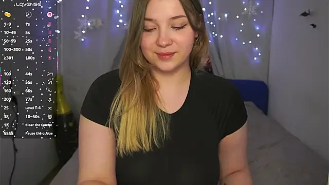 Snapshot of CuteSharloti chatting on 03-13-26, 04:46 CuteSharloti online show from 03-13-26, 04:46