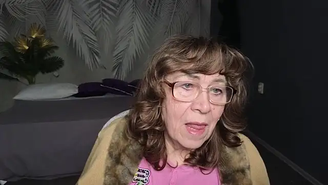 Snapshot of Betty_Brick chatting on 04-11-26, 09:57 Betty Brick online show from 04-11-26, 09:57