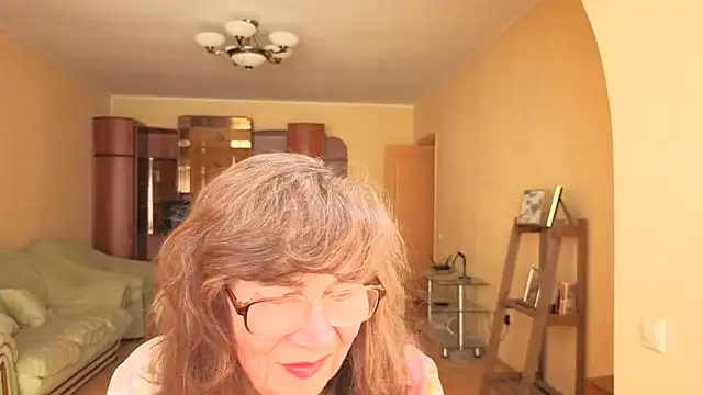 Betty Brick online show from 05-04-26, 11:06
