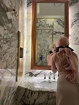 Snapshot of winter11 chatting on 09-11-25, 06:02 winter11 online show from 09-11-25, 06:02