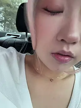 Snapshot of winter11 chatting on 09-28-25, 07:36 winter11 online show from 09-28-25, 07:36