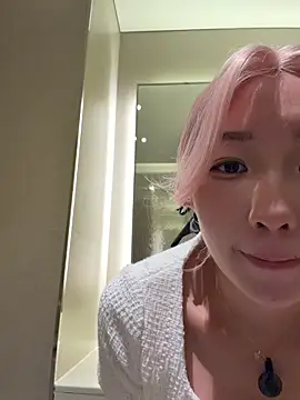 Snapshot of winter11 chatting on 10-03-25, 08:22 winter11 online show from 10-03-25, 08:22