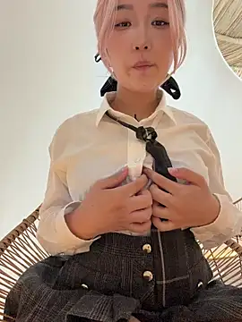 Snapshot of winter11 chatting on 10-05-25, 01:59 winter11 online show from 10-05-25, 01:59