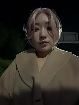 Snapshot of winter11 chatting on 10-19-25, 02:50 winter11 online show from 10-19-25, 02:50