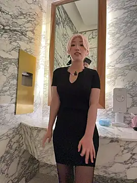 Snapshot of winter11 chatting on 11-08-25, 05:07 winter11 online show from 11-08-25, 05:07