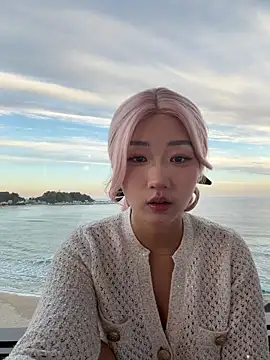 Snapshot of winter11 chatting on 11-10-25, 10:20 winter11 online show from 11-10-25, 10:20