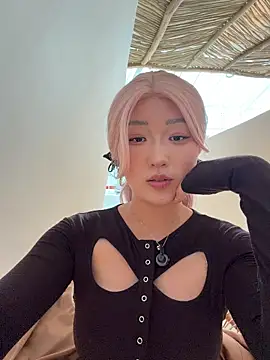 Snapshot of winter11 chatting on 11-18-25, 06:51 winter11 online show from 11-18-25, 06:51