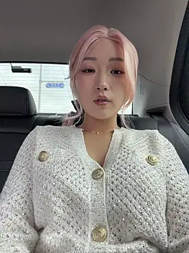 Snapshot of winter11 chatting on 11-26-25, 02:23 winter11 online show from 11-26-25, 02:23