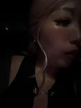 Snapshot of winter11 chatting on 11-26-25, 03:35 winter11 online show from 11-26-25, 03:35