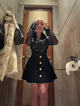 Snapshot of winter11 chatting on 02-02-26, 10:47 winter11 online show from 02-02-26, 10:47