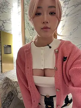 Snapshot of winter11 chatting on 02-10-26, 07:01 winter11 online show from 02-10-26, 07:01