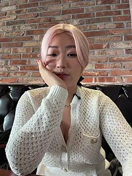 Snapshot of winter11 chatting on 02-11-26, 06:51 winter11 online show from 02-11-26, 06:51