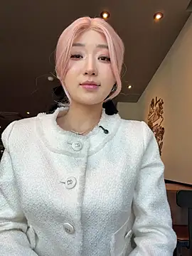 Snapshot of winter11 chatting on 02-16-26, 02:29 winter11 online show from 02-16-26, 02:29