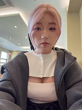 Snapshot of winter11 chatting on 03-08-26, 01:36 winter11 online show from 03-08-26, 01:36