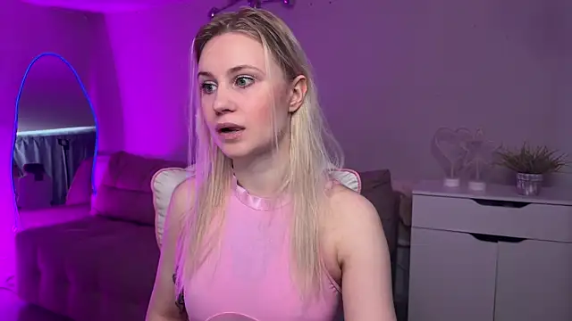 Sofia Kenwood online show from 04-30-26, 03:02