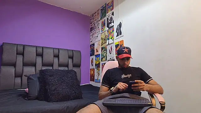 ashtoncooperr online show from 10-11-25, 05:33