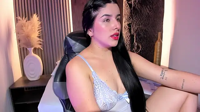 Snapshot of evelin_lopezz chatting on 10-30-25, 02:24 evelin lopezz online show from 10-30-25, 02:24