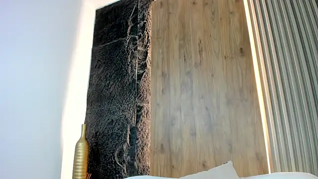 Snapshot of evelin_lopezz chatting on 11-23-25, 02:11 evelin lopezz online show from 11-23-25, 02:11