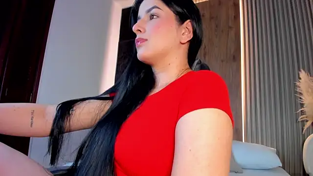 Snapshot of evelin_lopezz chatting on 11-26-25, 02:01 evelin lopezz online show from 11-26-25, 02:01