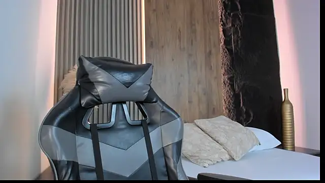 Snapshot of evelin_lopezz chatting on 02-24-26, 02:20 evelin lopezz online show from 02-24-26, 02:20