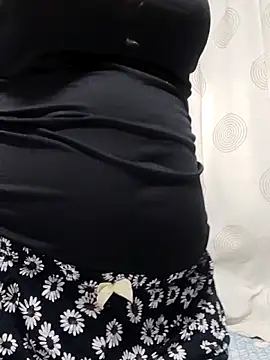 Snapshot of linakhalifa chatting on 10-19-25, 07:20 linakhalifa online show from 10-19-25, 07:20