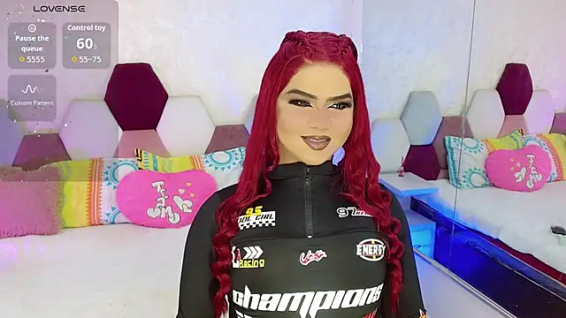 kushina uzumaki75 online show from 10-18-25, 04:37