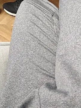 Snapshot of LeoMaduroSP chatting on 09-26-25, 05:28 LeoMaduroSP online show from 09-26-25, 05:28