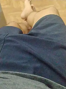 Snapshot of LeoMaduroSP chatting on 12-13-25, 11:43 LeoMaduroSP online show from 12-13-25, 11:43