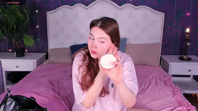Snapshot of Lili_Luuu chatting on 04-02-26, 11:57 Lili Luuu online show from 04-02-26, 11:57