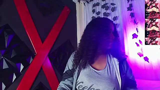 Snapshot of ivonne_diaz1 chatting on 10-27-25, 07:40 ivonne diaz1 online show from 10-27-25, 07:40