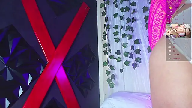 Snapshot of ivonne_diaz1 chatting on 11-07-25, 07:58 ivonne diaz1 online show from 11-07-25, 07:58