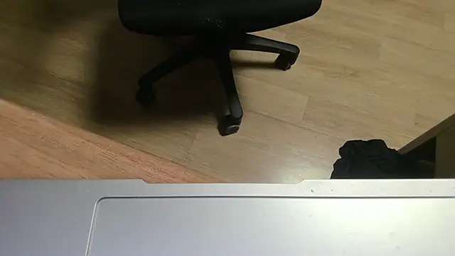 Snapshot of baeni20 chatting on 11-27-25, 01:18 baeni20 online show from 11-27-25, 01:18