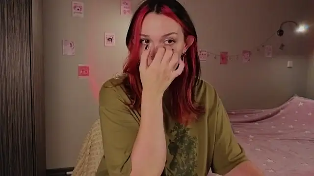 Snapshot of CrystalBlaze_ chatting on 09-17-25, 06:53 CrystalBlaze  online show from 09-17-25, 06:53