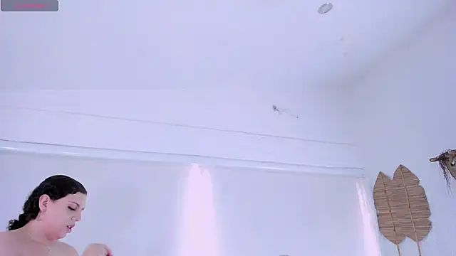 Snapshot of catleya_noire chatting on 12-05-25, 08:05 catleya noire online show from 12-05-25, 08:05