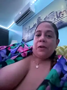 Snapshot of PrettyKittyMia chatting on 10-08-25, 10:51 PrettyKittyMia online show from 10-08-25, 10:51