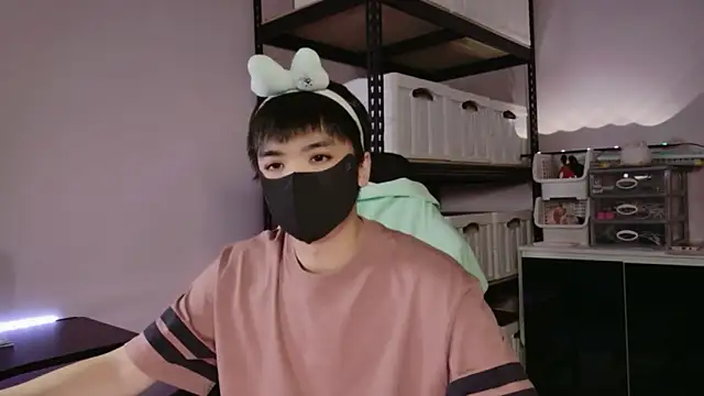 Snapshot of doggyman523 chatting on 09-15-25, 03:23 doggyman523 online show from 09-15-25, 03:23