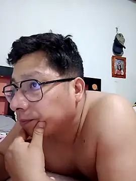 Snapshot of Napoleon246 chatting on 11-08-25, 01:06 Napoleon246 online show from 11-08-25, 01:06