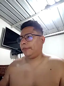 Snapshot of Napoleon246 chatting on 12-14-25, 01:33 Napoleon246 online show from 12-14-25, 01:33