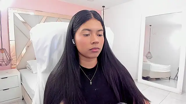 Snapshot of samantaa_shy chatting on 11-15-25, 02:42 samantaa shy online show from 11-15-25, 02:42