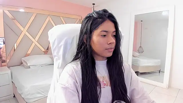 Snapshot of samantaa_shy chatting on 11-22-25, 03:38 samantaa shy online show from 11-22-25, 03:38