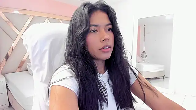 Snapshot of samantaa_shy chatting on 11-25-25, 02:55 samantaa shy online show from 11-25-25, 02:55