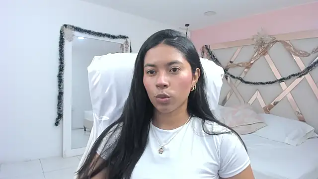 Snapshot of samantaa_shy chatting on 12-15-25, 12:59 samantaa shy online show from 12-15-25, 12:59