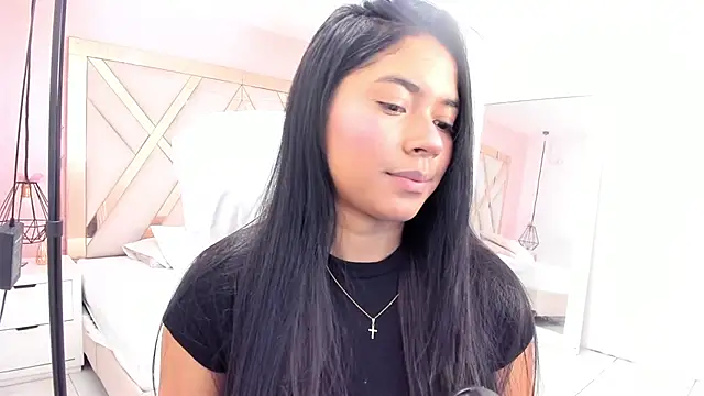 Snapshot of samantaa_shy chatting on 01-17-26, 11:30 samantaa shy online show from 01-17-26, 11:30