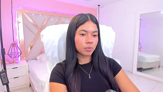 Snapshot of samantaa_shy chatting on 02-09-26, 02:15 samantaa shy online show from 02-09-26, 02:15