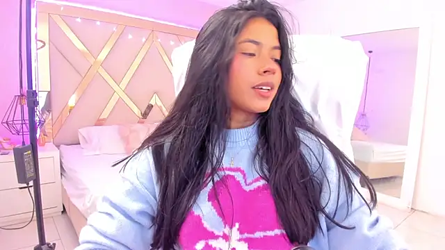 Snapshot of samantaa_shy chatting on 03-12-26, 02:39 samantaa shy online show from 03-12-26, 02:39